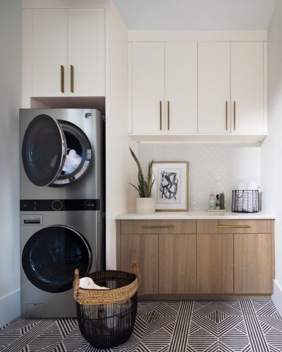 Form meets function when cabinets are designed to be both beautiful and practical. Wellborn Cabinet provided the perfect balance for the Panorama Idea Home.